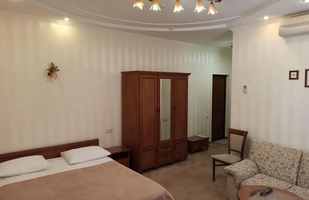 Hotel Status-1